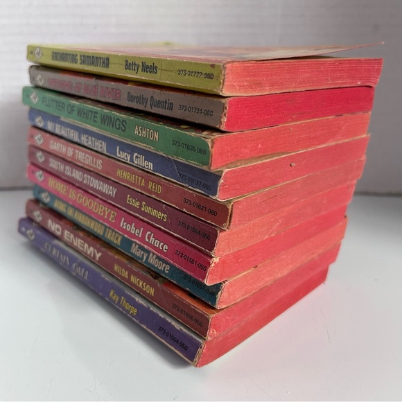 Vintage A Harlequin Romance 10 books collection LOT 7 - Picture 2 of 6